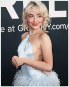 Imagem recente de sabrinacarpenter