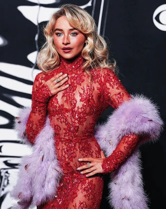 Imagem recente de sabrinacarpenter