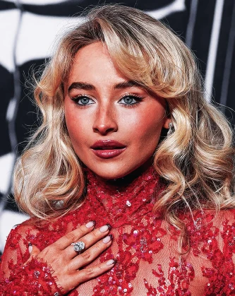 Imagem recente de sabrinacarpenter