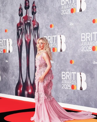 Imagem recente de sabrinacarpenter