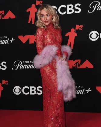 Imagem recente de sabrinacarpenter