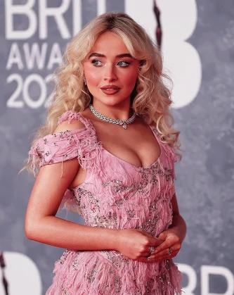 Imagem recente de sabrinacarpenter