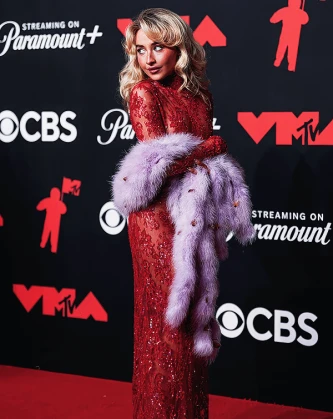 Imagem recente de sabrinacarpenter