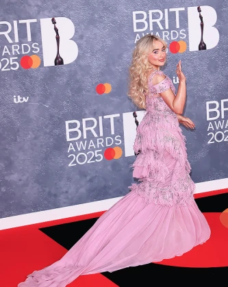 Imagem recente de sabrinacarpenter