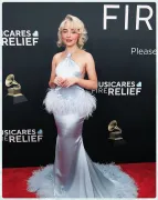 Imagem recente de sabrinacarpenter