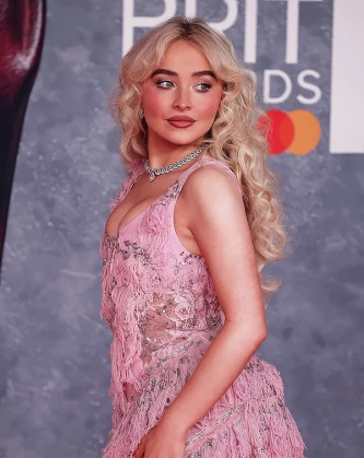 Imagem recente de sabrinacarpenter