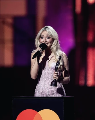 Imagem recente de sabrinacarpenter