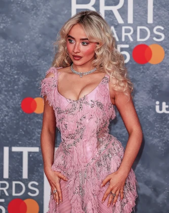 Imagem recente de sabrinacarpenter