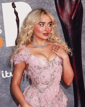 Imagem recente de sabrinacarpenter