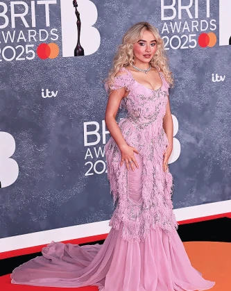 Imagem recente de sabrinacarpenter