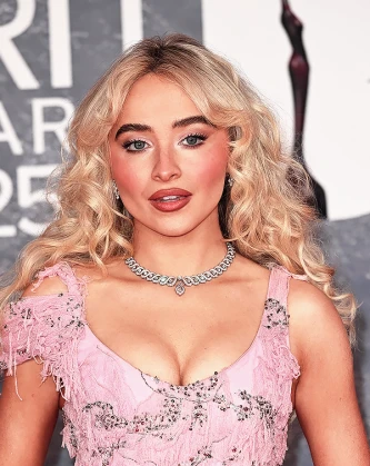 Imagem recente de sabrinacarpenter