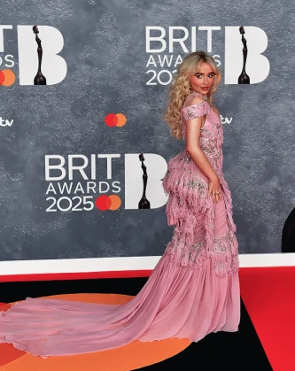 Imagem recente de sabrinacarpenter