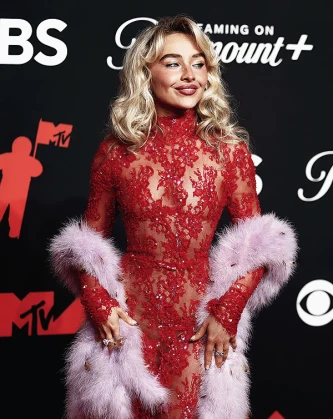 Imagem recente de sabrinacarpenter