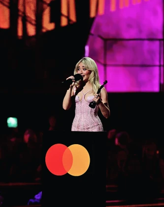 Imagem recente de sabrinacarpenter