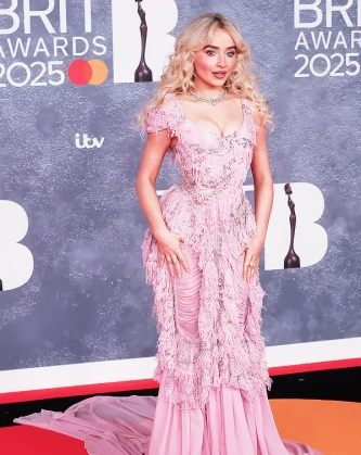 Imagem recente de sabrinacarpenter