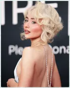 Imagem recente de sabrinacarpenter