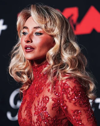 Imagem recente de sabrinacarpenter