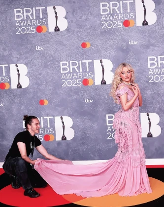 Imagem recente de sabrinacarpenter