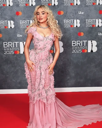 Imagem recente de sabrinacarpenter