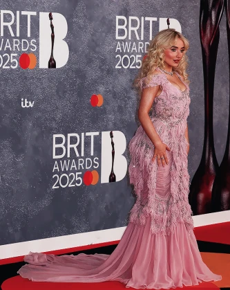 Imagem recente de sabrinacarpenter