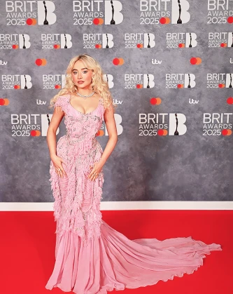 Imagem recente de sabrinacarpenter