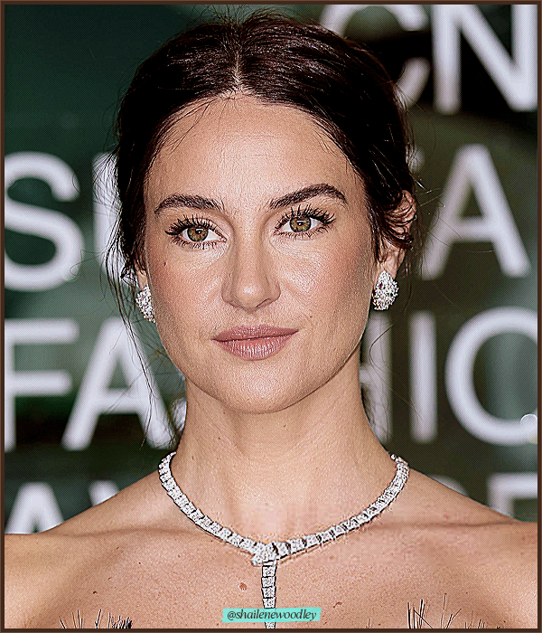 Foto de shailenewoodley