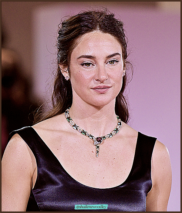 Foto de shailenewoodley