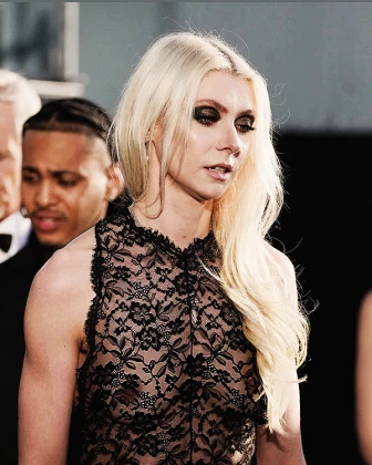 Imagem recente de taylormomsen