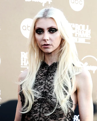 Imagem recente de taylormomsen