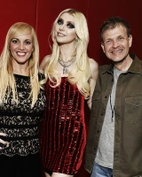 Imagem recente de taylormomsen