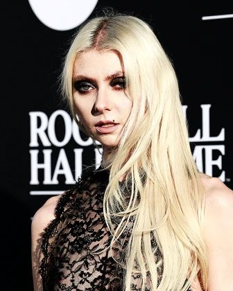 Imagem recente de taylormomsen
