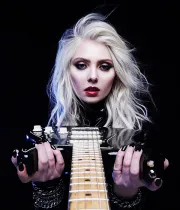 Imagem recente de taylormomsen