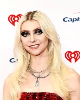 Imagem recente de taylormomsen