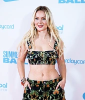 Imagem recente de zara_larsson