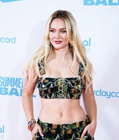 Imagem recente de zara_larsson