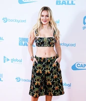 Imagem recente de zara_larsson