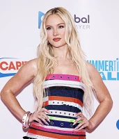 Imagem recente de zara_larsson