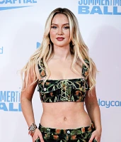 Imagem recente de zara_larsson