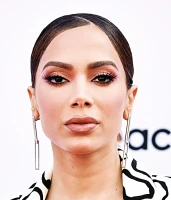 Imagem recente de _anitta