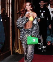 Imagem recente de _anitta