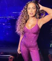 Imagem recente de _anitta