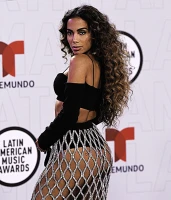 Imagem recente de _anitta