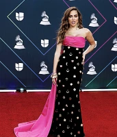 Imagem recente de _anitta