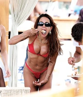 Imagem recente de _anitta