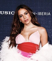 Imagem recente de _anitta