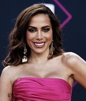 Imagem recente de _anitta