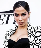 Imagem recente de _anitta