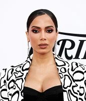 Imagem recente de _anitta