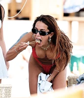 Imagem recente de _anitta