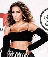 Imagem recente de _anitta